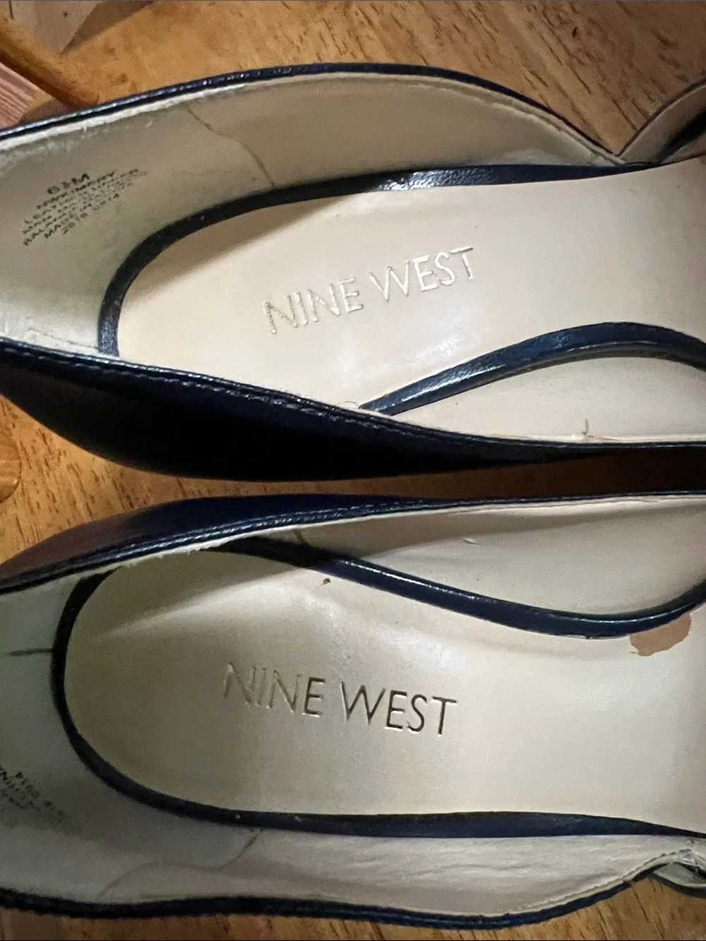 Nine West Black Pointed-Toe Cross-Strap Pumps 6.5